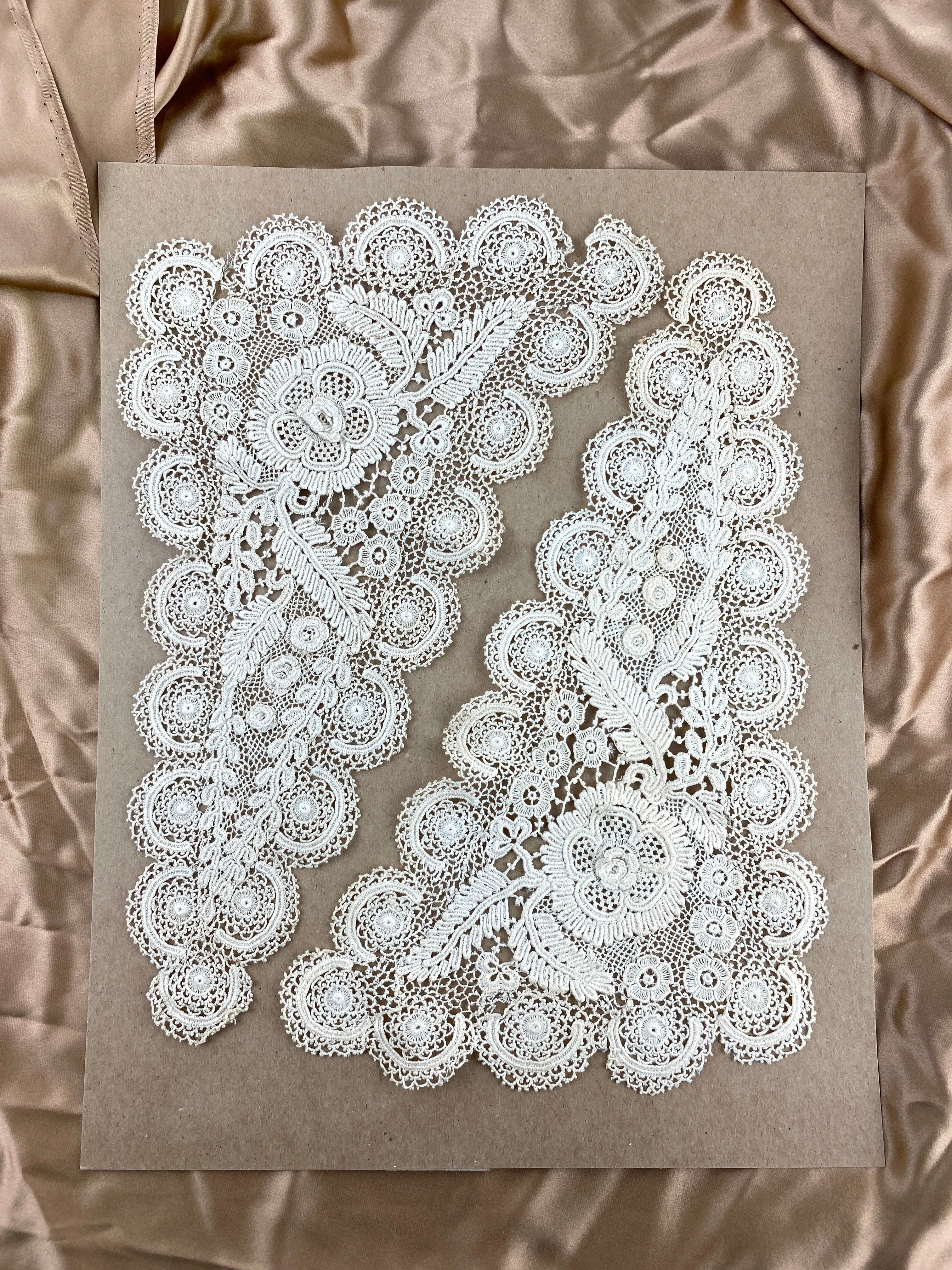 Antique Edwardian Cream Crochet Lace Collar Pieces