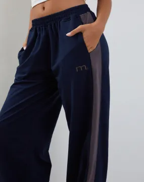 Bedion Oversized Jogger in Navy with M Embroidery