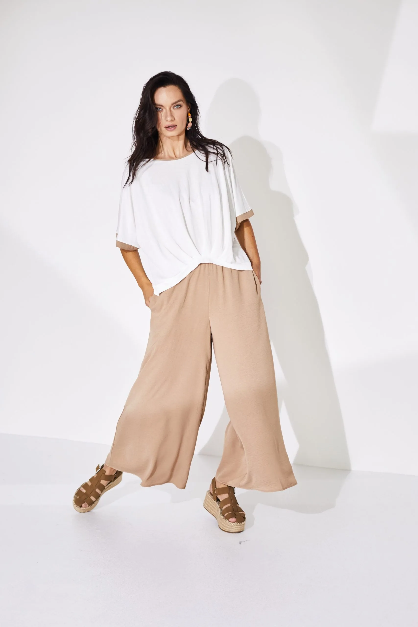 Naya Summer wide leg trousers with elastic waist. Tan  Nas24274