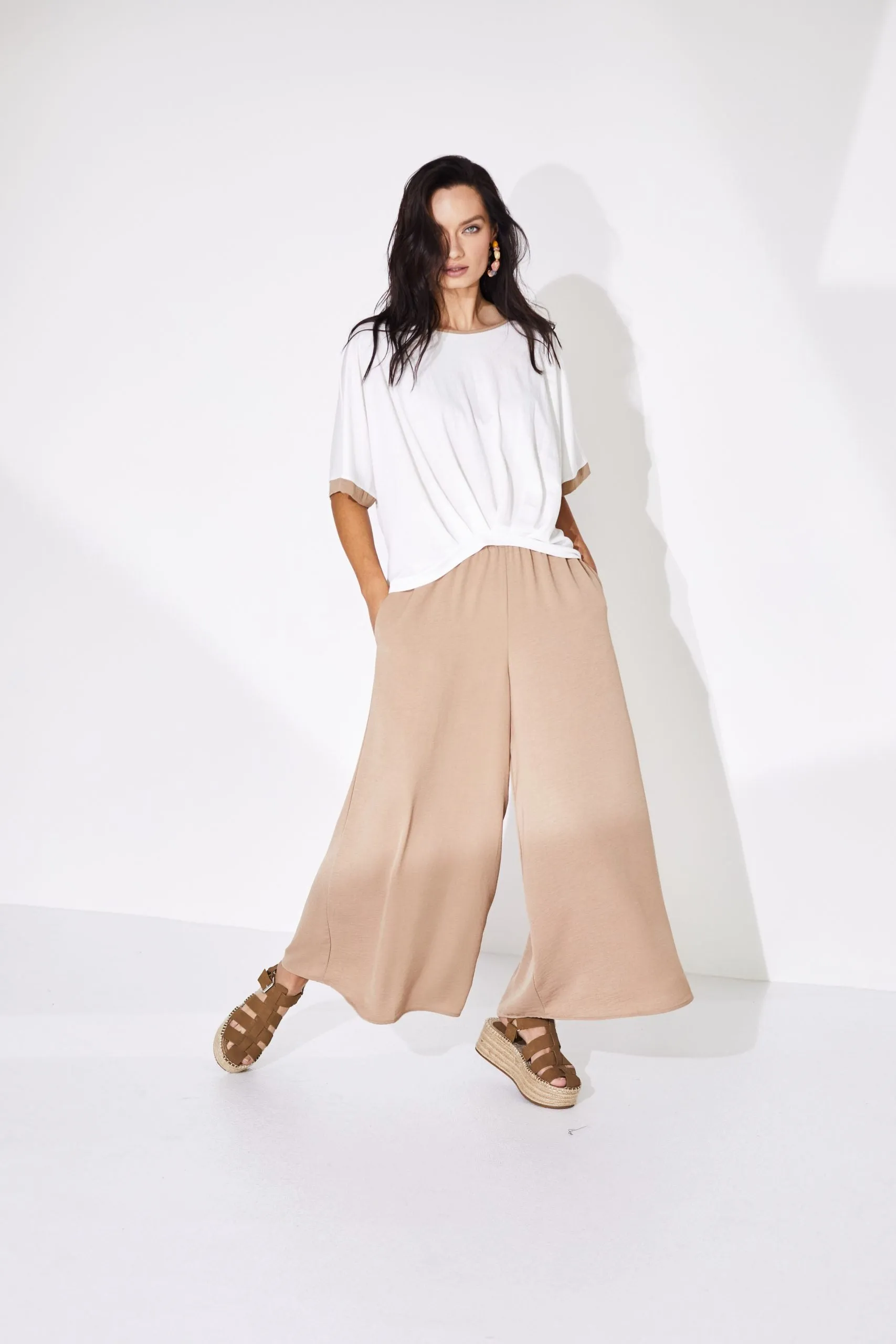 Naya Summer wide leg trousers with elastic waist. Tan  Nas24274