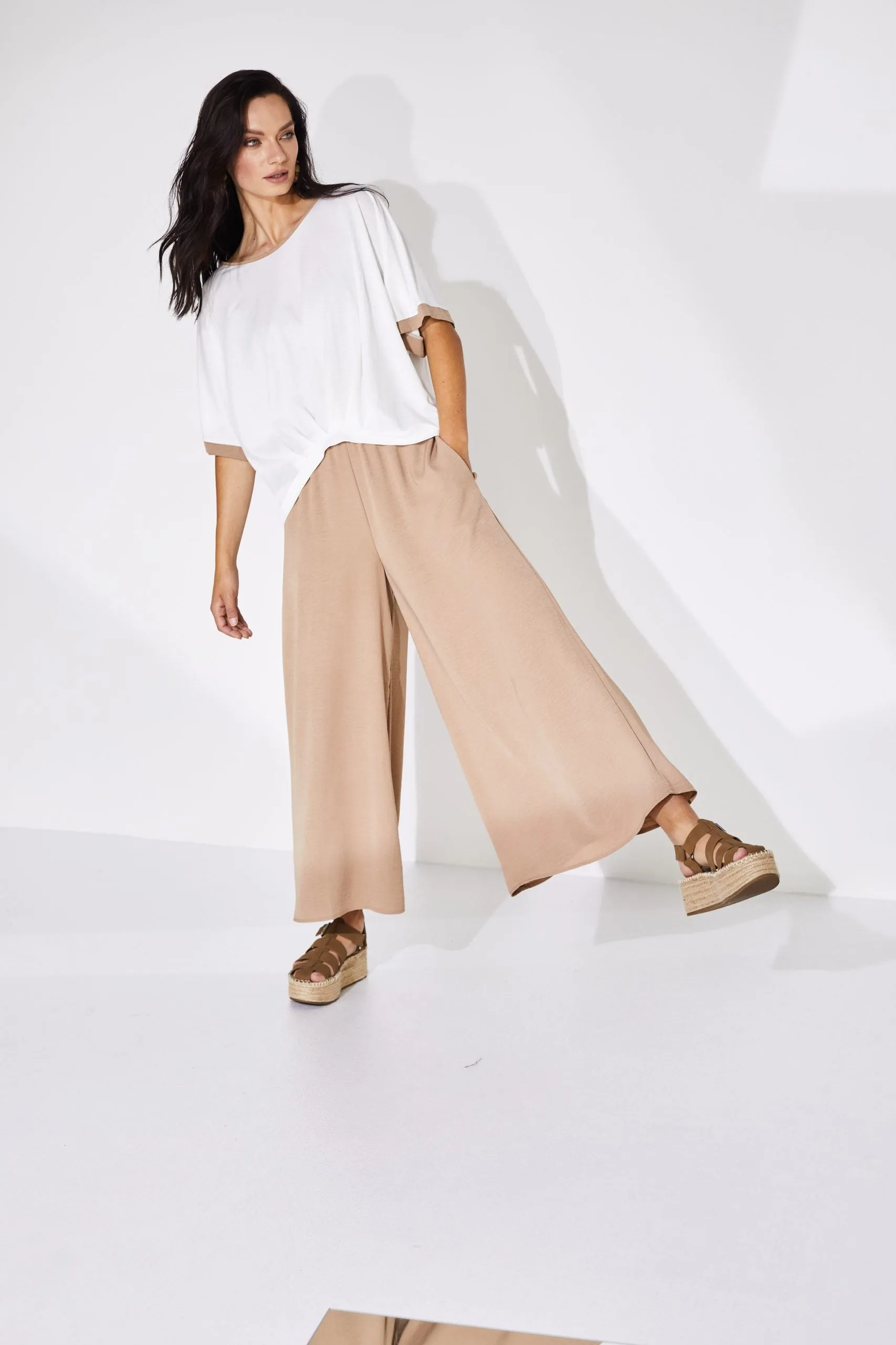 Naya Summer wide leg trousers with elastic waist. Tan  Nas24274