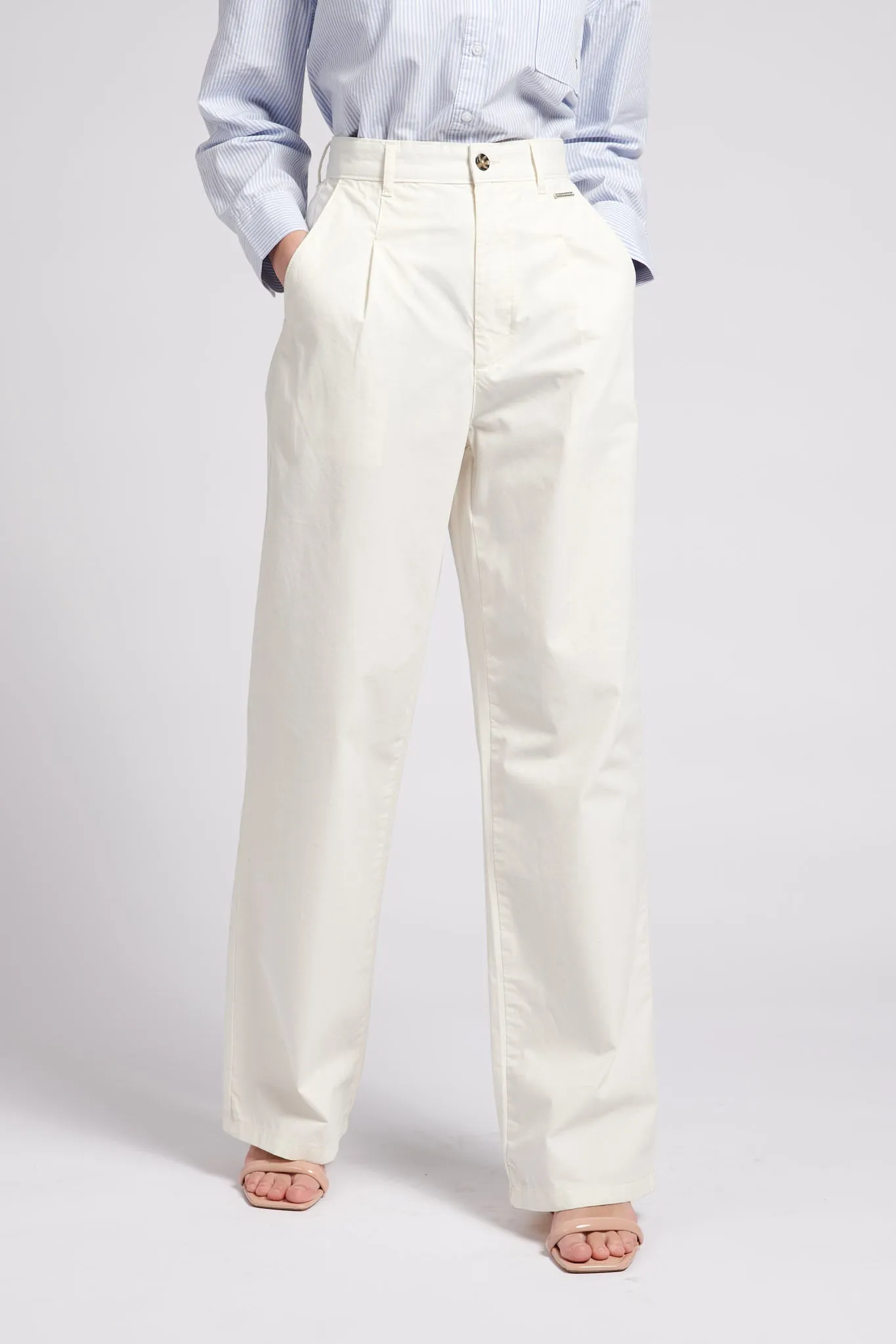 Women's Wide Leg Pleated Trouser in Egret